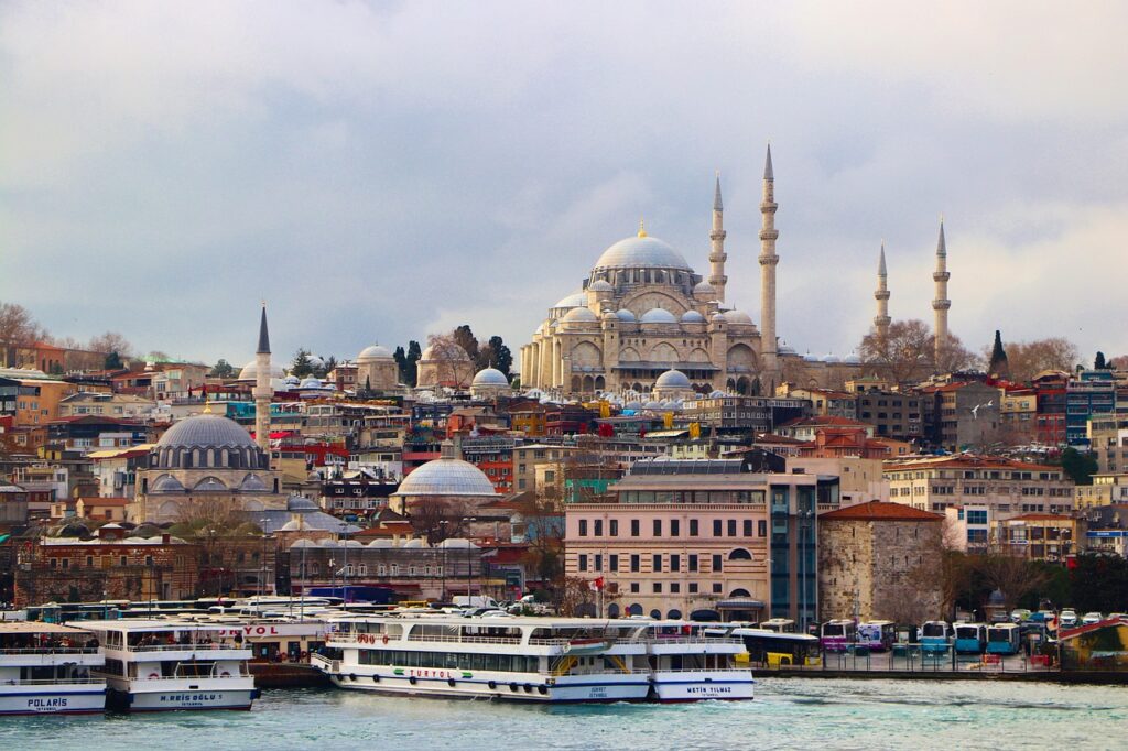cami-4793225_1280